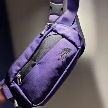 [ 컨디션 최상 ] THE NORTH FACE 바디백 퍼플
