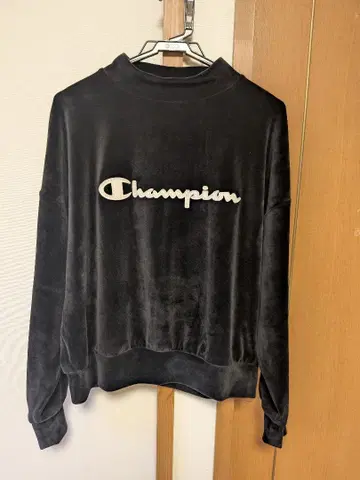 Champion 블랙 벨로아 맨투맨