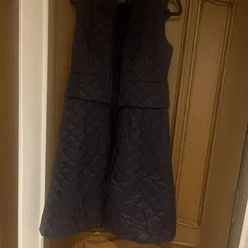 FOXEY 네이비 퀼팅 베스트