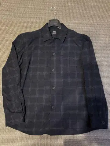 ZARA 블랙 계열 체크 무늬 긴팔 셔츠
