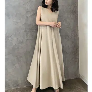 [nuans] V넥 플레어 컷 원피스 베이지 롱