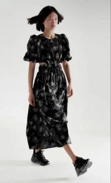 ZARA 자라 자수 포플린 원피스 블랙 꽃무늬