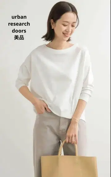 [ 새상품급 ] 어반 리서치 도어스 코튼 백 턱 7부 소매 풀오버