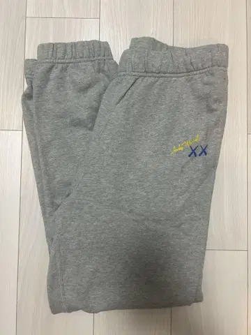 [ 완판템 새상품 ] UNIQLO kaws 카우스 워홀 스웨트 팬츠 M