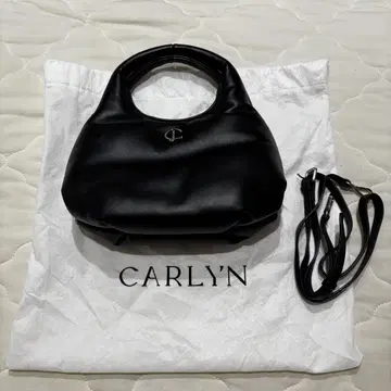 [새상품급] CARLYN 한국 블랙 백 숄더백 수납 가방 포함