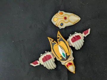 인풍전대 허리케인저 트라이콘도르 & 라이나 공주의 펜던트