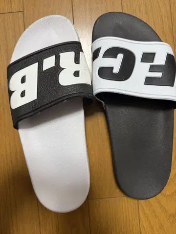 F.C.R.B. 슬라이드 샌들 화이트/블랙