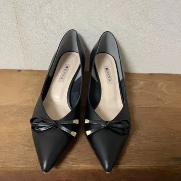다이애나 리본 펌프스 블랙 24.5cm