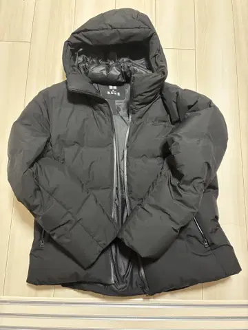 유니클로 심리스 다운 자켓 블랙 XL