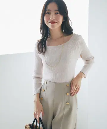 러브티크 본봉 새상품 스팽글 리브 오프숄더 8부 소매 니트 핑크
