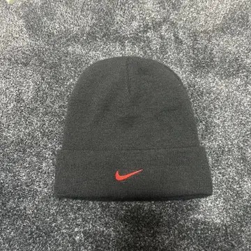 Nike 니트 모자 블랙/빨간색 로고