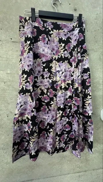 SEZANE Paris 세잔느 플레어 스커트 블랙 보라색 꽃무늬 40