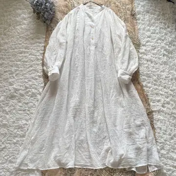 시어터 프로덕츠 토퍼 개더 볼륨 원피스 넉넉하게 입을 수 있는