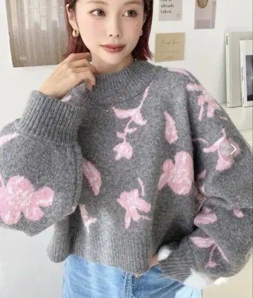 꽃무늬 숏 기장 니트탑 크롭 그레이 핑크