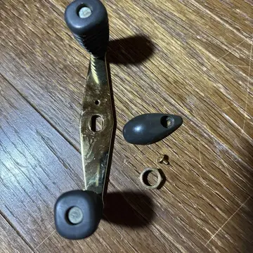 베이트 낚시릴 핸들 골드 블랙