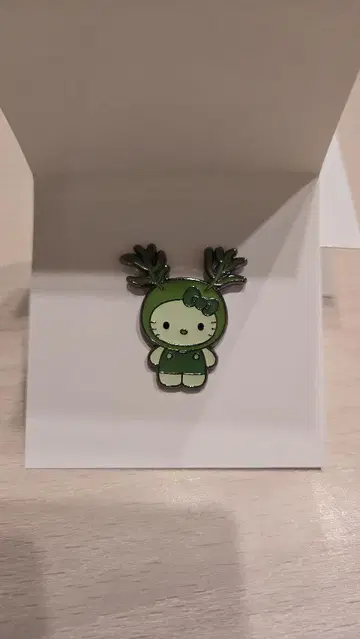 만박 헬로키티 시크릿 핀 배지