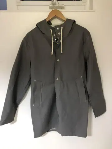 STUTTERHEIM 레인코트 후드 부착 그레이