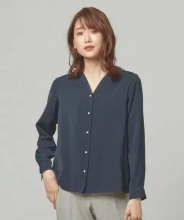 유나이티드 애로우즈 네이비 블라우스 긴팔 셔츠 드레이프감 네이비 펄