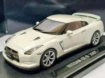 절판 레어 NISSAN GT-R R35 '07 펄 화이트
