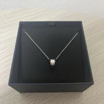 [ 정품 미사용 ] DANIEL WELLINGTON 목걸이 박스 포함