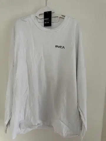 RVCA 화이트 롱 슬리브 티셔츠