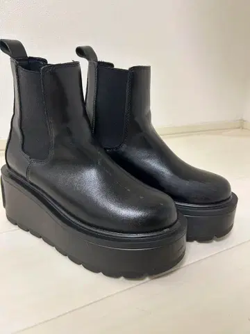 MENOT 미노트 M 사이즈 통굽 블랙 첼시 부츠