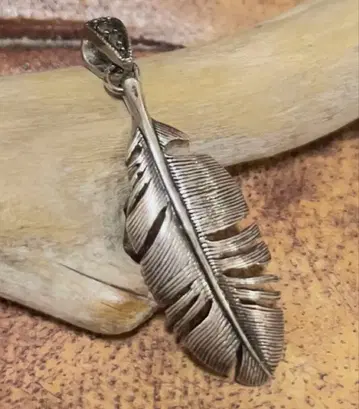 록잔 FATRAS 페더 펜던트 헤드