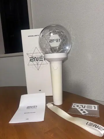 2NE1 공식 응원봉 화이트