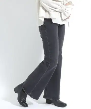 Levi's (리바이스) MIDDY FLARE/데님 플레어 팬츠 여성용