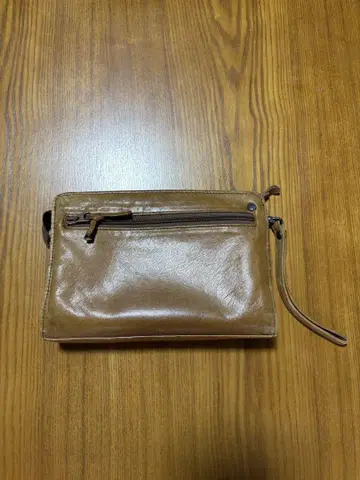 브라운 가죽 클러치백 세로 15cm 가로 20cm 폭 5cm