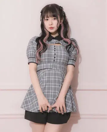 pium 피 카라 부착 페플럼 셋업