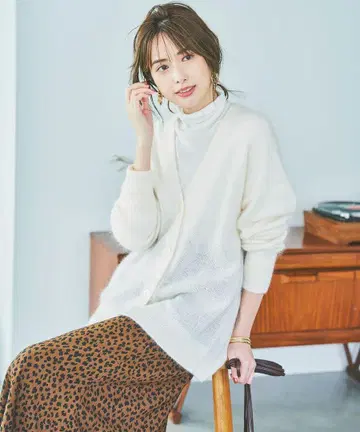 새상품 정가 27940엔 23구 파인 모헤어 V넥 가디건 M 38