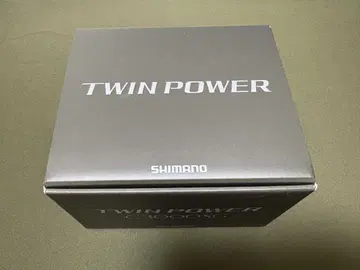 미사용 새상품 SHIMANO 스피닝 릴 24 트윈 파워 C3000XG