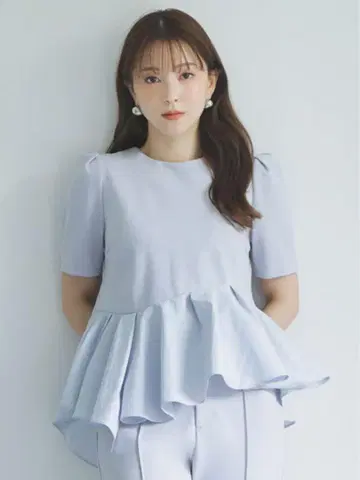 snidel 페플럼 티셔츠 SAX
