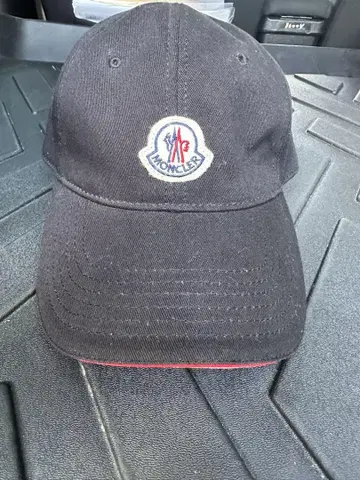 Moncler 블랙 야구 모자