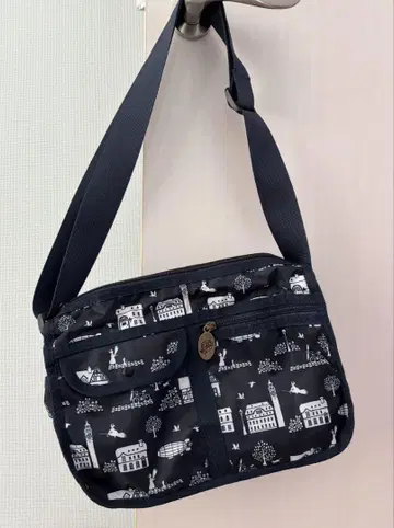 마녀 배달부 키키 숄더 코리코의 거리