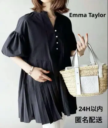 [ Emma Taylor ] 펄 단추 사이드 플리츠 블라우스 블랙