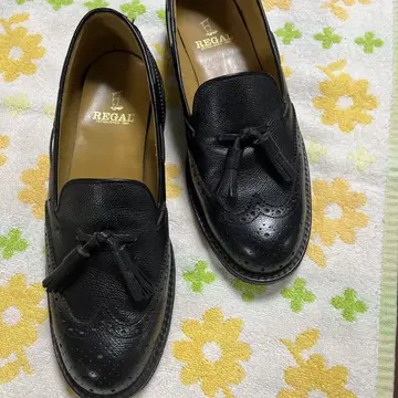 REGAL 블랙 가죽 태슬 로퍼