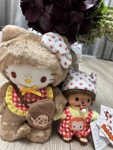 몽치치 x 헬로키티 헬로키티 깅엄 체크 S 사이즈와 베이비치치