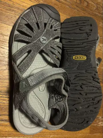 미사용 새상품 KEEN 23.0cm