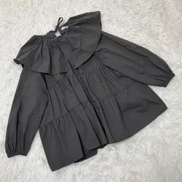 새상품급 요리 빅 칼라 블라우스 티어드 차콜 그레이