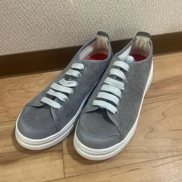 CAMPER 그레이 스웨이드 스니커즈