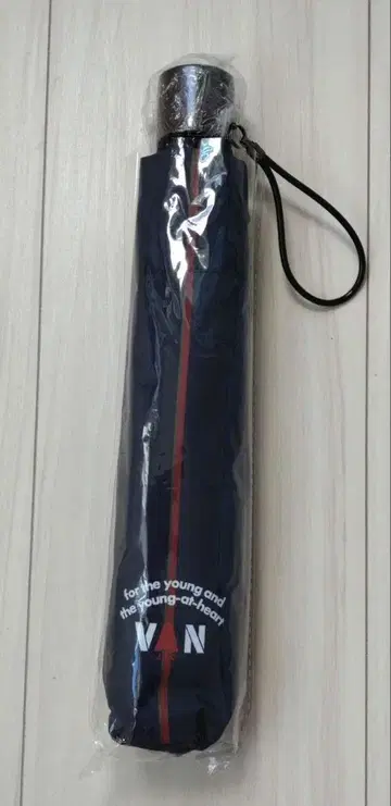 VAN 네이비 스트라이프 접이식 우산