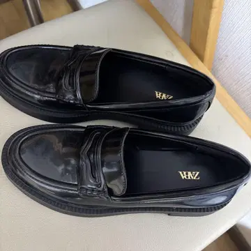 ZARA 블랙 로퍼