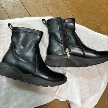 글로벌 워크 블랙 가죽 숏부츠 지퍼