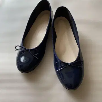 네이비 리본 포함 발레 슈즈 23.5cm