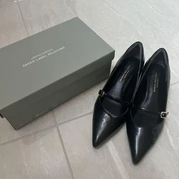 유나이티드 애로우즈 블랙 펌프스 새상품급