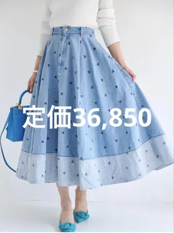 오블리 데님 플레어 스커트 1사이즈 정가 36,850 완판 체리 자수