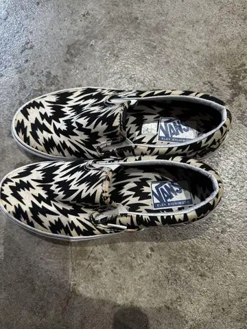 반스 VANS x ELEY KISHIMOTO 콜라보 슬립온 26.0cm