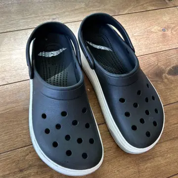 Crocs 아이코닉 클로그 샌들 블랙
